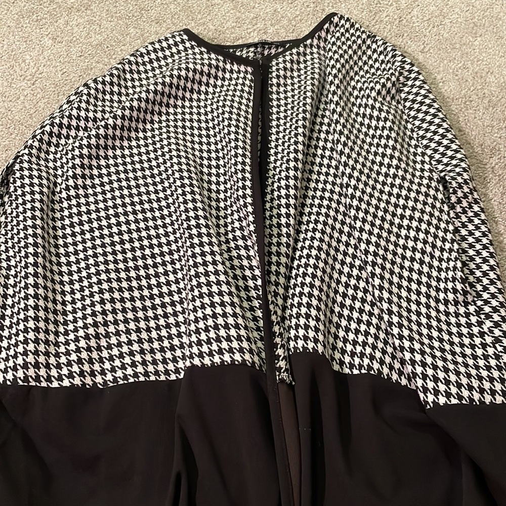 Patterned Cape Jacket - Picture 2 of 2